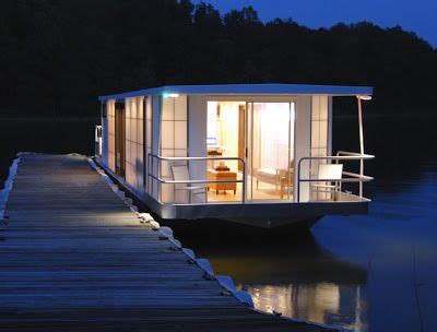 MetroShip Luxury Houseboat by Ballinger & Co 